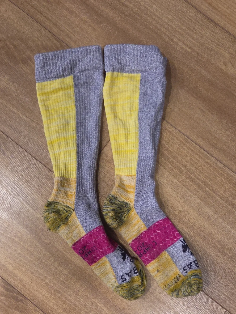 Bombas Purple And Yellow Compression Socks, Women’s Medium (8-10.5) 20-30